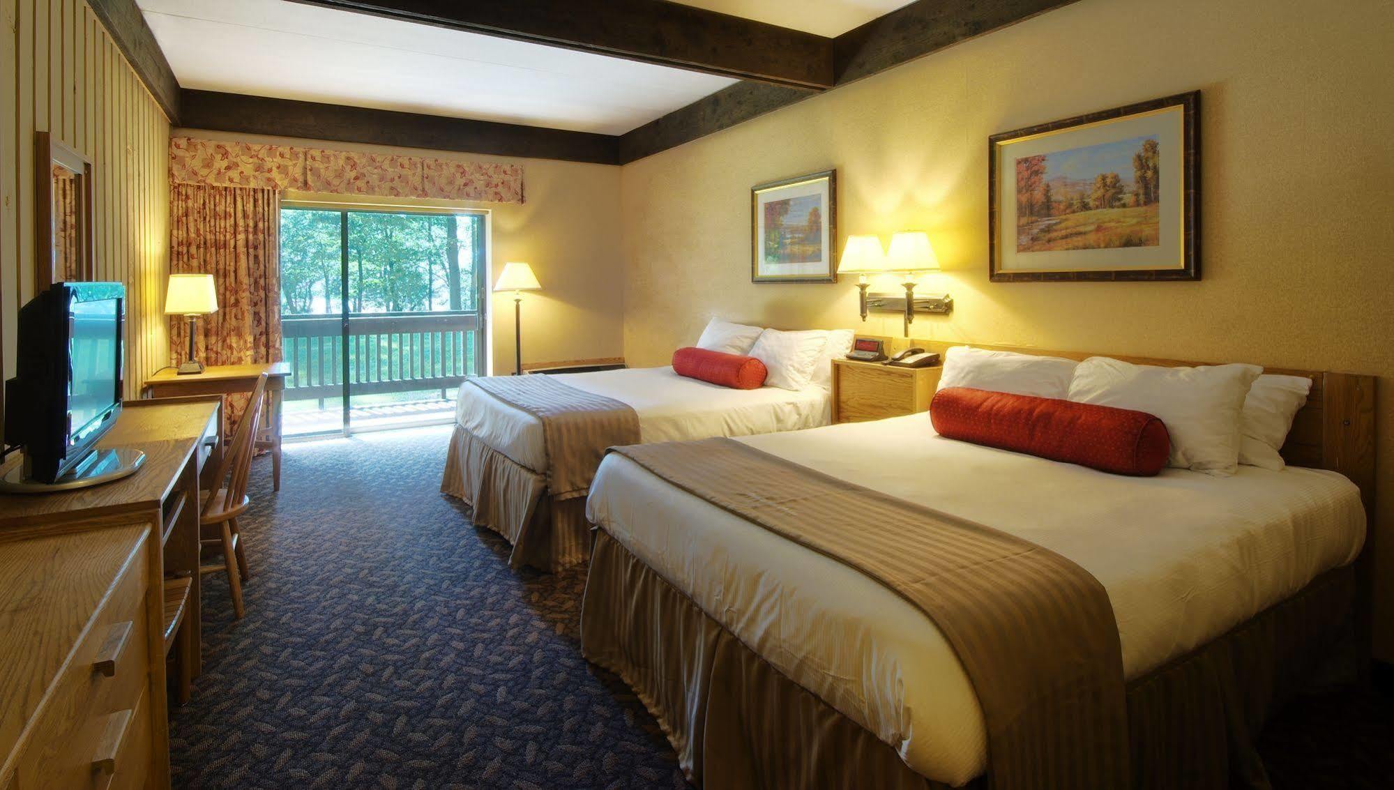 Mohican Lodge And Conference Center Perrysville Exterior photo